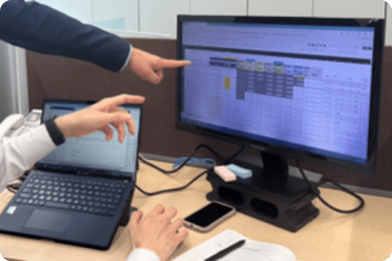 画像：専門のオペレーターが物流計画を作成